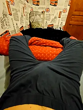 Snapshot of Azerty0911 chatting on 11-27-25, 08:11 Azerty0911 online show from 11-27-25, 08:11