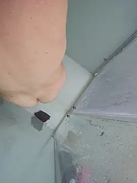 Snapshot of Azerty0911 chatting on 11-28-25, 10:34 Azerty0911 online show from 11-28-25, 10:34