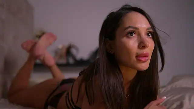 Snapshot of Mila_May_ chatting on 12-21-24, 12:16 Mila May online show from 12-21-24, 12:16