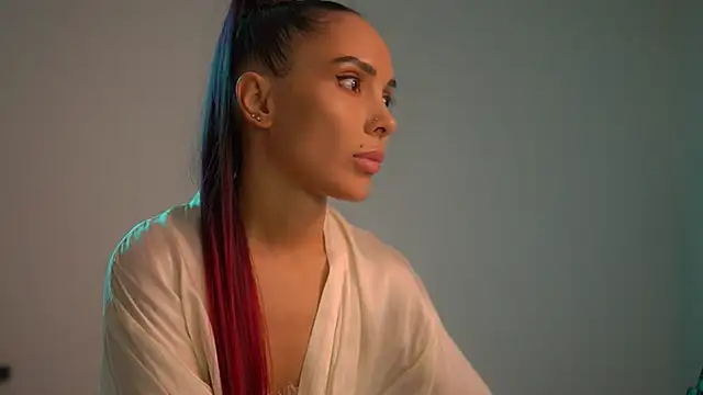 Snapshot of Mila_May_ chatting on 09-19-25, 10:10 Mila May online show from 09-19-25, 10:10