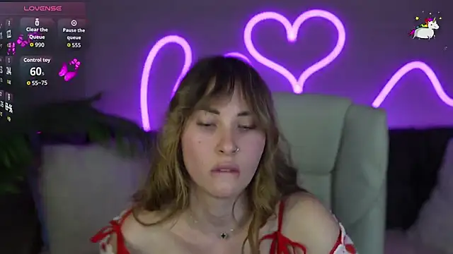 Snapshot of JennyyLuv chatting on 09-26-25, 12:53 JennyyLuv online show from 09-26-25, 12:53