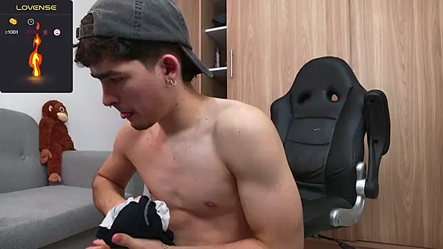 zenn rush1 online show from 12-17-24, 02:22