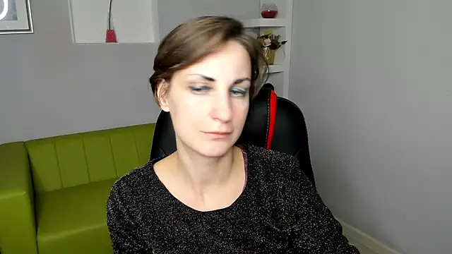 Snapshot of AuroraScript chatting on 12-11-24, 10:16 AuroraScript online show from 12-11-24, 10:16