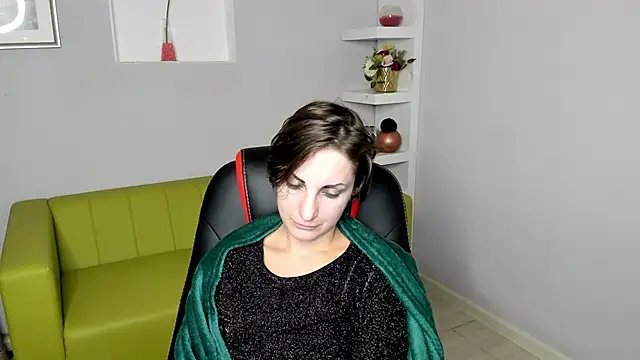 Snapshot of AuroraScript chatting on 12-12-24, 04:26 AuroraScript online show from 12-12-24, 04:26