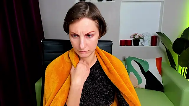 Snapshot of AuroraScript chatting on 12-14-24, 06:30 AuroraScript online show from 12-14-24, 06:30