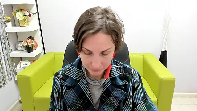 Snapshot of AuroraScript chatting on 12-26-24, 03:31 AuroraScript online show from 12-26-24, 03:31