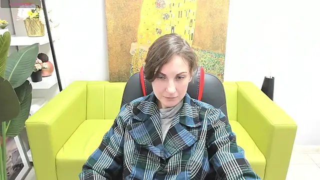 Snapshot of AuroraScript chatting on 12-28-24, 06:40 AuroraScript online show from 12-28-24, 06:40