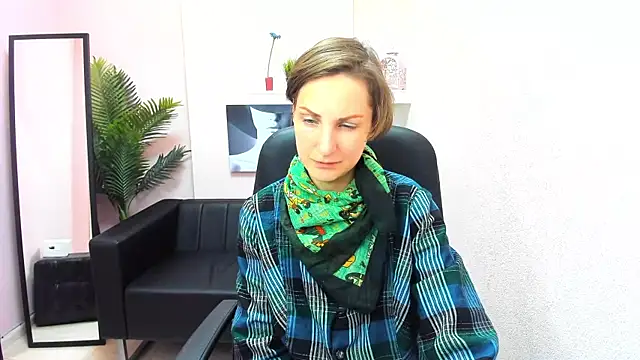 Snapshot of AuroraScript chatting on 12-30-24, 06:49 AuroraScript online show from 12-30-24, 06:49