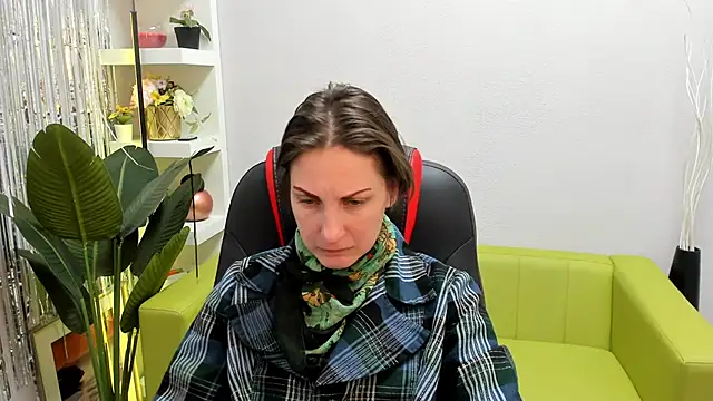 Snapshot of AuroraScript chatting on 01-13-25, 06:49 AuroraScript online show from 01-13-25, 06:49