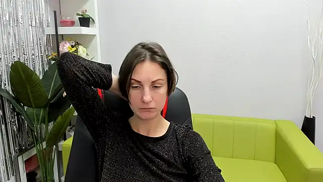 Snapshot of AuroraScript chatting on 01-18-25, 03:27 AuroraScript online show from 01-18-25, 03:27