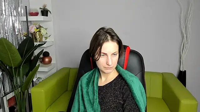 Snapshot of AuroraScript chatting on 01-19-25, 01:10 AuroraScript online show from 01-19-25, 01:10