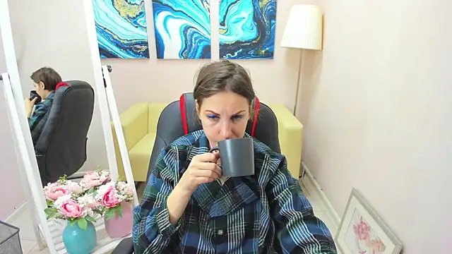 Snapshot of AuroraScript chatting on 01-27-25, 03:28 AuroraScript online show from 01-27-25, 03:28