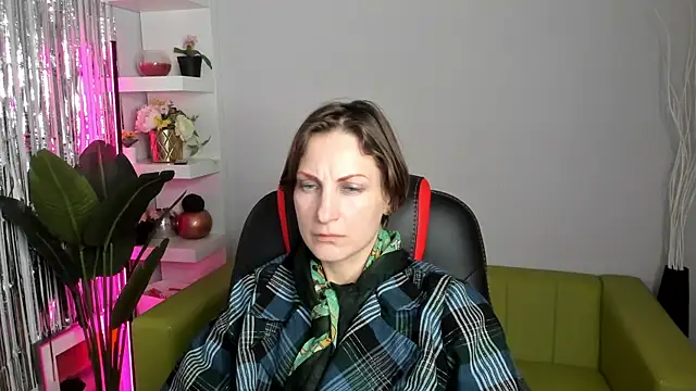 Snapshot of AuroraScript chatting on 01-30-25, 01:00 AuroraScript online show from 01-30-25, 01:00