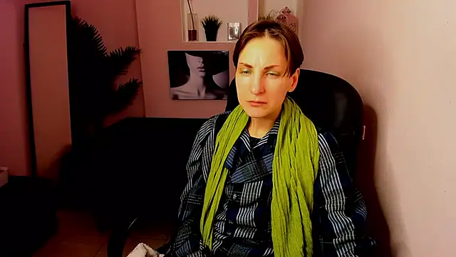 Snapshot of AuroraScript chatting on 02-06-25, 04:21 AuroraScript online show from 02-06-25, 04:21