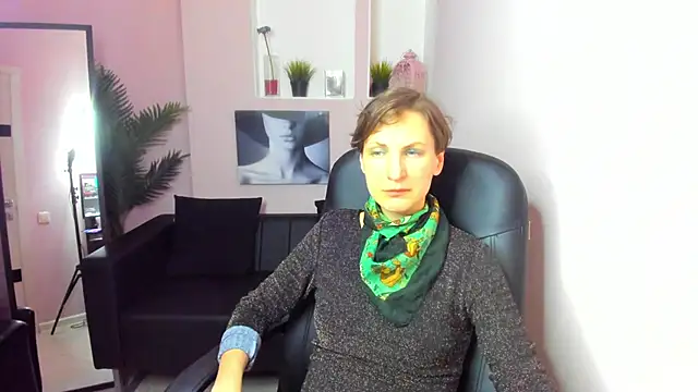 Snapshot of AuroraScript chatting on 02-22-25, 09:59 AuroraScript online show from 02-22-25, 09:59