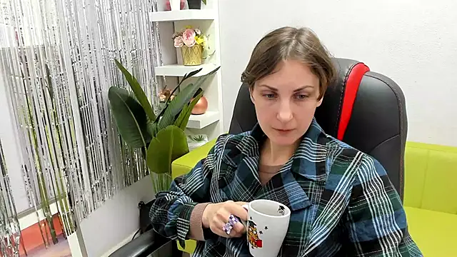 Snapshot of AuroraScript chatting on 03-03-25, 06:22 AuroraScript online show from 03-03-25, 06:22