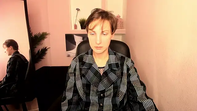 Snapshot of AuroraScript chatting on 03-05-25, 06:23 AuroraScript online show from 03-05-25, 06:23