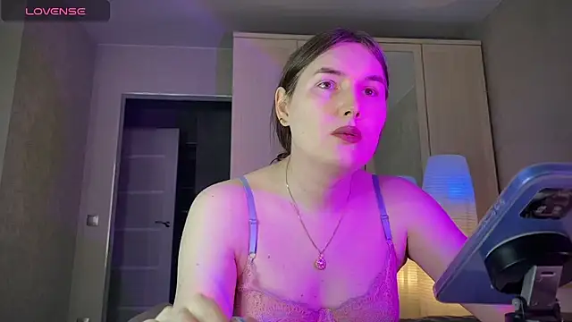 Maria Bowie online show from 05-20-26, 06:08