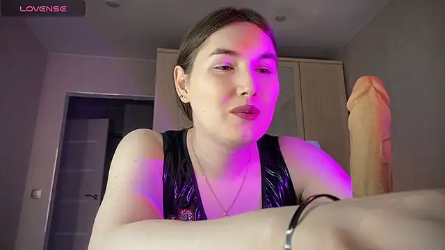 Maria Bowie online show from 05-25-26, 04:40