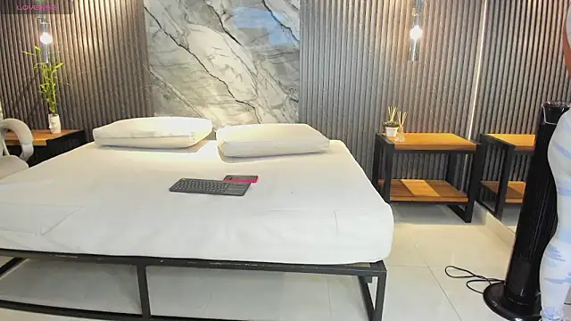 Snapshot of julietha_taylor chatting on 11-14-25, 03:38 julietha taylor online show from 11-14-25, 03:38