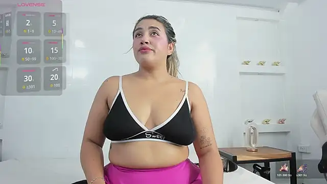 Snapshot of julietha_taylor chatting on 01-13-26, 07:52 julietha taylor online show from 01-13-26, 07:52