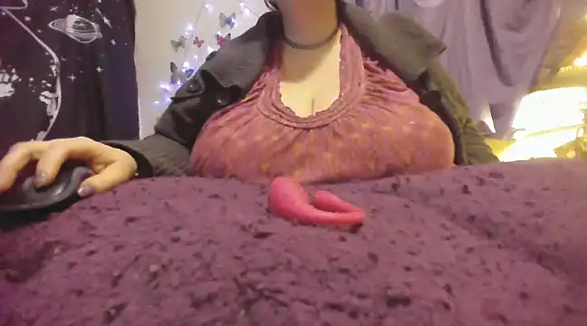 Snapshot of Alli_Kat chatting on 01-24-25, 11:37 Alli Kat online show from 01-24-25, 11:37