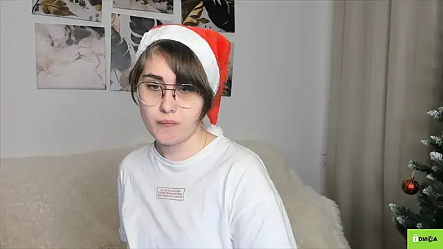 Snapshot of Funny_bunnyy chatting on 12-15-24, 09:09 Funny bunnyy online show from 12-15-24, 09:09