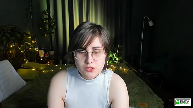 Snapshot of Funny_bunnyy chatting on 01-13-25, 02:32 Funny bunnyy online show from 01-13-25, 02:32