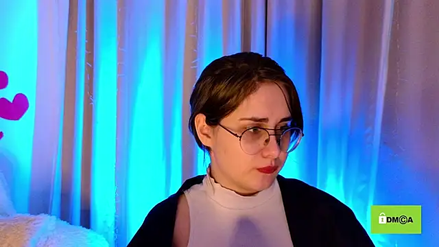 Snapshot of Funny_bunnyy chatting on 02-24-25, 05:11 Funny bunnyy online show from 02-24-25, 05:11