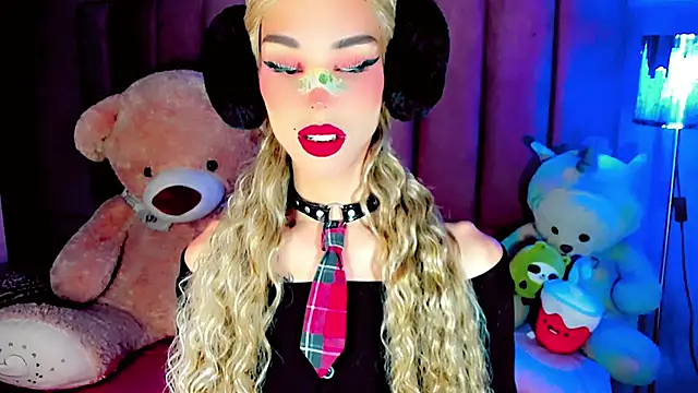 Snapshot of dollswit01 chatting on 01-17-26, 03:39 dollswit01 online show from 01-17-26, 03:39