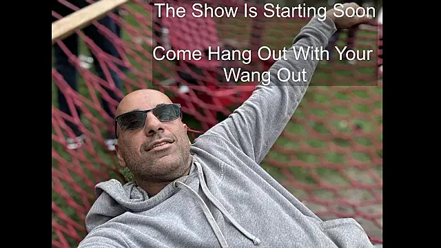 Snapshot of bear_russian_hunk chatting on 03-17-26, 05:05 bear russian hunk online show from 03-17-26, 05:05