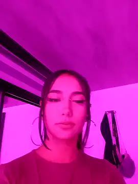 Snapshot of _ella_b chatting on 01-14-25, 07:48 ella b online show from 01-14-25, 07:48