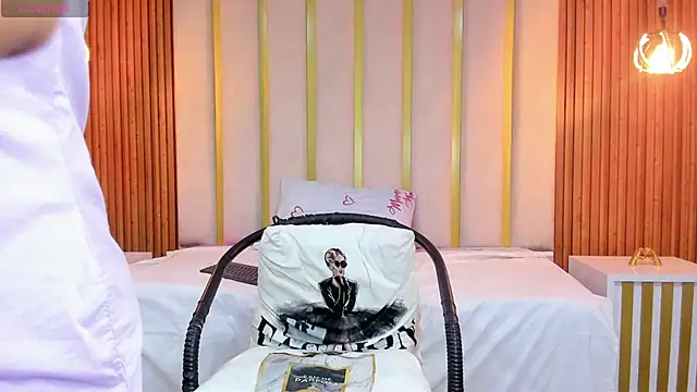 Snapshot of love_mommy chatting on 01-23-25, 10:44 love mommy online show from 01-23-25, 10:44