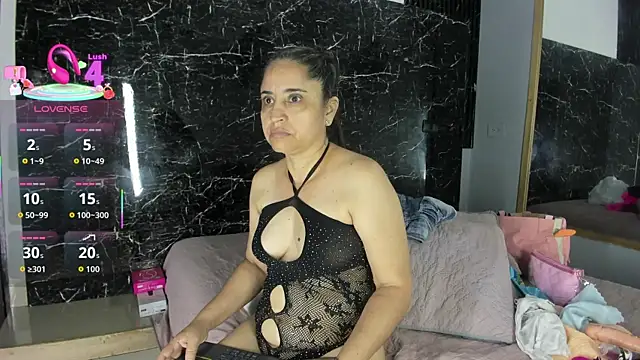 Yaya    11 online show from 12-14-25, 04:29