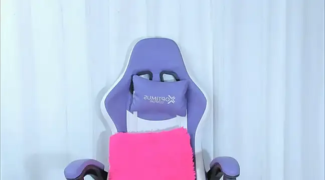 Snapshot of AnneGagner chatting on 02-26-25, 10:31 AnneGagner online show from 02-26-25, 10:31