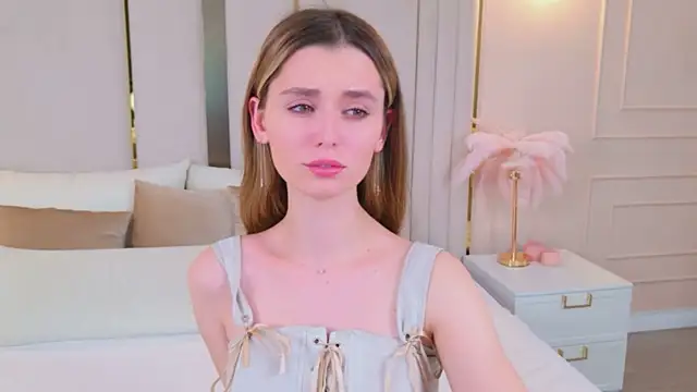 Snapshot of MarybethSnow chatting on 11-19-25, 05:13 MarybethSnow online show from 11-19-25, 05:13