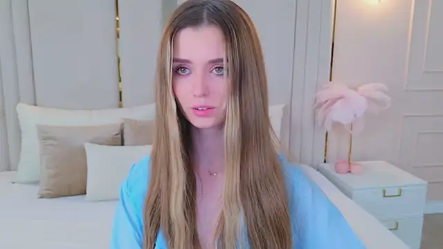 Snapshot of MarybethSnow chatting on 11-25-25, 05:13 MarybethSnow online show from 11-25-25, 05:13