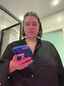SuzieMurray online show from 07-25-26, 08:23