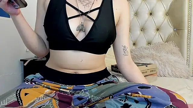 Snapshot of AlexaFoxy18 chatting on 12-22-24, 05:34 AlexaFoxy18 online show from 12-22-24, 05:34