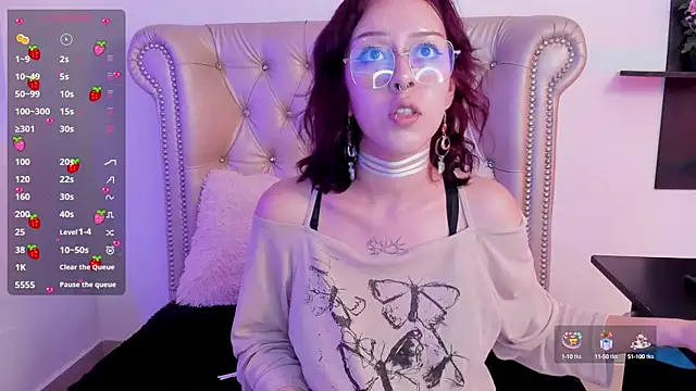 Snapshot of AlexaFoxy18 chatting on 01-15-25, 04:57 AlexaFoxy18 online show from 01-15-25, 04:57