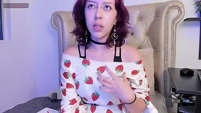 Snapshot of AlexaFoxy18 chatting on 02-12-25, 04:23 AlexaFoxy18 online show from 02-12-25, 04:23