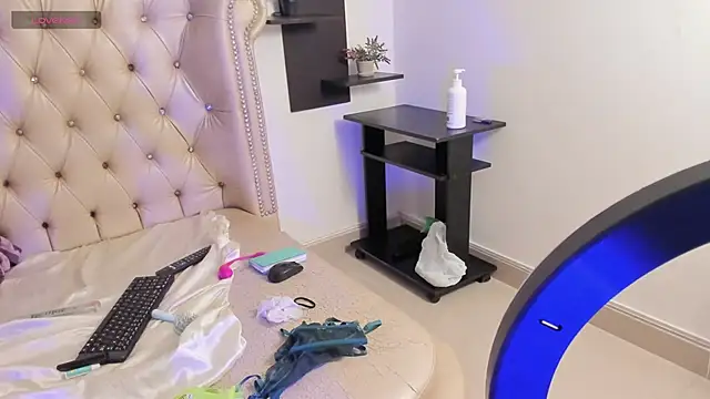 Snapshot of AlexaFoxy18 chatting on 02-12-25, 10:56 AlexaFoxy18 online show from 02-12-25, 10:56