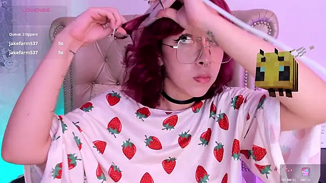 Snapshot of AlexaFoxy18 chatting on 03-06-25, 08:08 AlexaFoxy18 online show from 03-06-25, 08:08