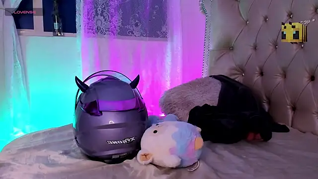 Snapshot of AlexaFoxy18 chatting on 03-09-25, 06:39 AlexaFoxy18 online show from 03-09-25, 06:39