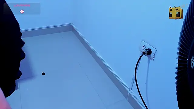 Snapshot of AlexaFoxy18 chatting on 03-11-25, 11:01 AlexaFoxy18 online show from 03-11-25, 11:01