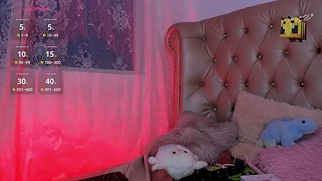 Snapshot of AlexaFoxy18 chatting on 03-13-25, 07:20 AlexaFoxy18 online show from 03-13-25, 07:20