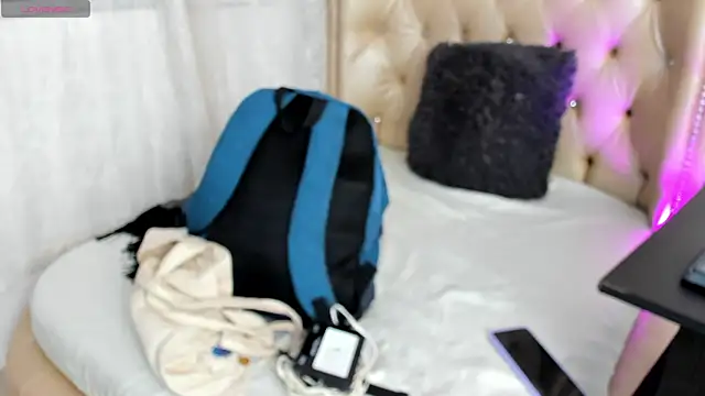 Snapshot of AlexaFoxy18 chatting on 09-13-25, 05:07 AlexaFoxy18 online show from 09-13-25, 05:07