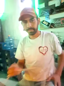 Snapshot of Alsaud1106 chatting on 03-05-25, 12:49 Alsaud1106 online show from 03-05-25, 12:49