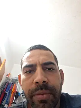 Snapshot of Alsaud1106 chatting on 03-11-25, 02:18 Alsaud1106 online show from 03-11-25, 02:18