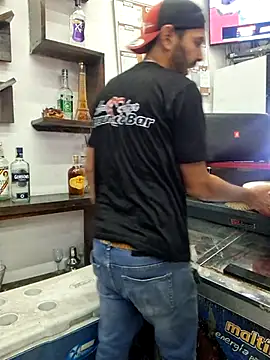 Snapshot of Alsaud1106 chatting on 03-11-25, 08:20 Alsaud1106 online show from 03-11-25, 08:20